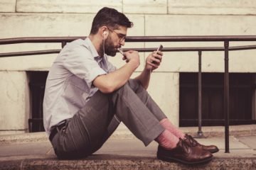 Addicted to Your Phone? 4 Ways It’s Ruining Your Life